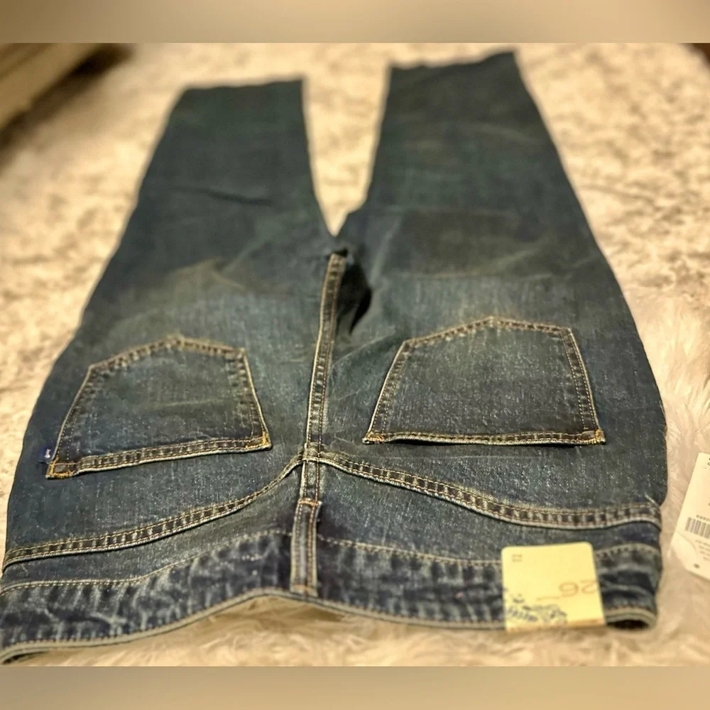 RARE Pilcro NWT Classic Ultra High-Rise Straight Jeans—26 - Picture 11 of 15